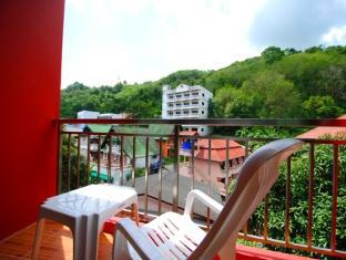 Coffee Mania House Hotel Phuket Buitenkant foto